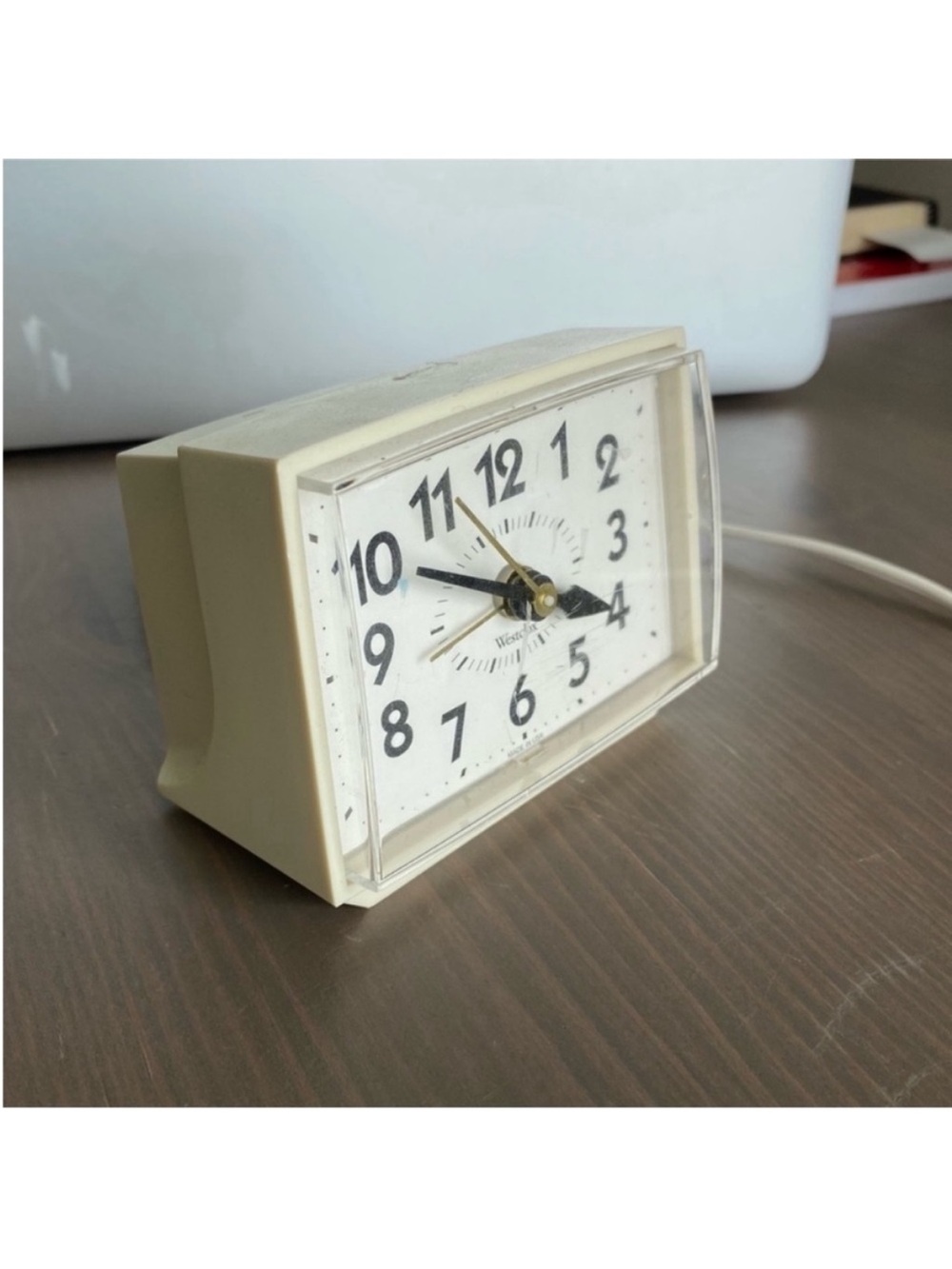 Westclox Vintage Beige Analog Clock